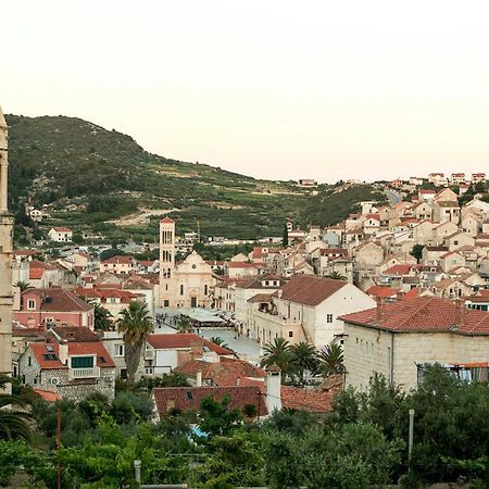 Jesliving Hvar - 2 Bedroom Elegant Apartment With Sea View In Historic Center Of Hvar Town Eksteriør bilde