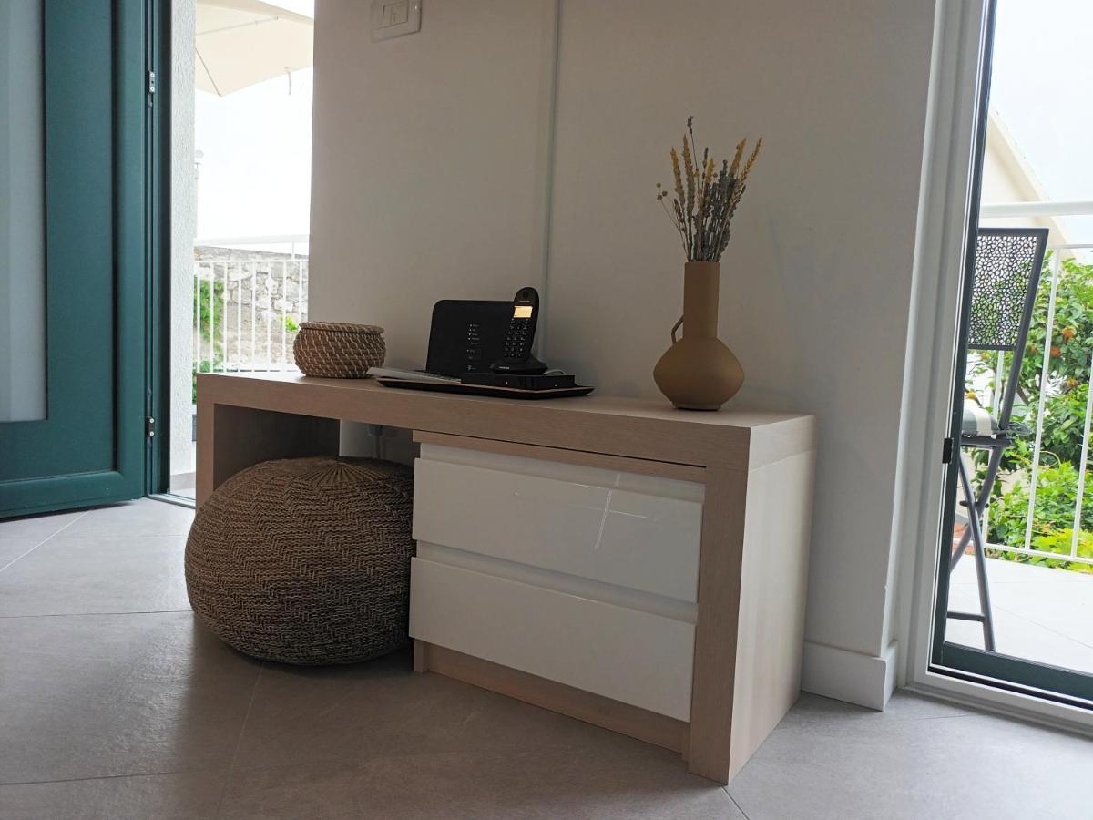 Jesliving Hvar - 2 Bedroom Elegant Apartment With Sea View In Historic Center Of Hvar Town Eksteriør bilde