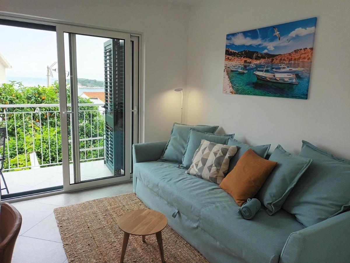 Jesliving Hvar - 2 Bedroom Elegant Apartment With Sea View In Historic Center Of Hvar Town Eksteriør bilde