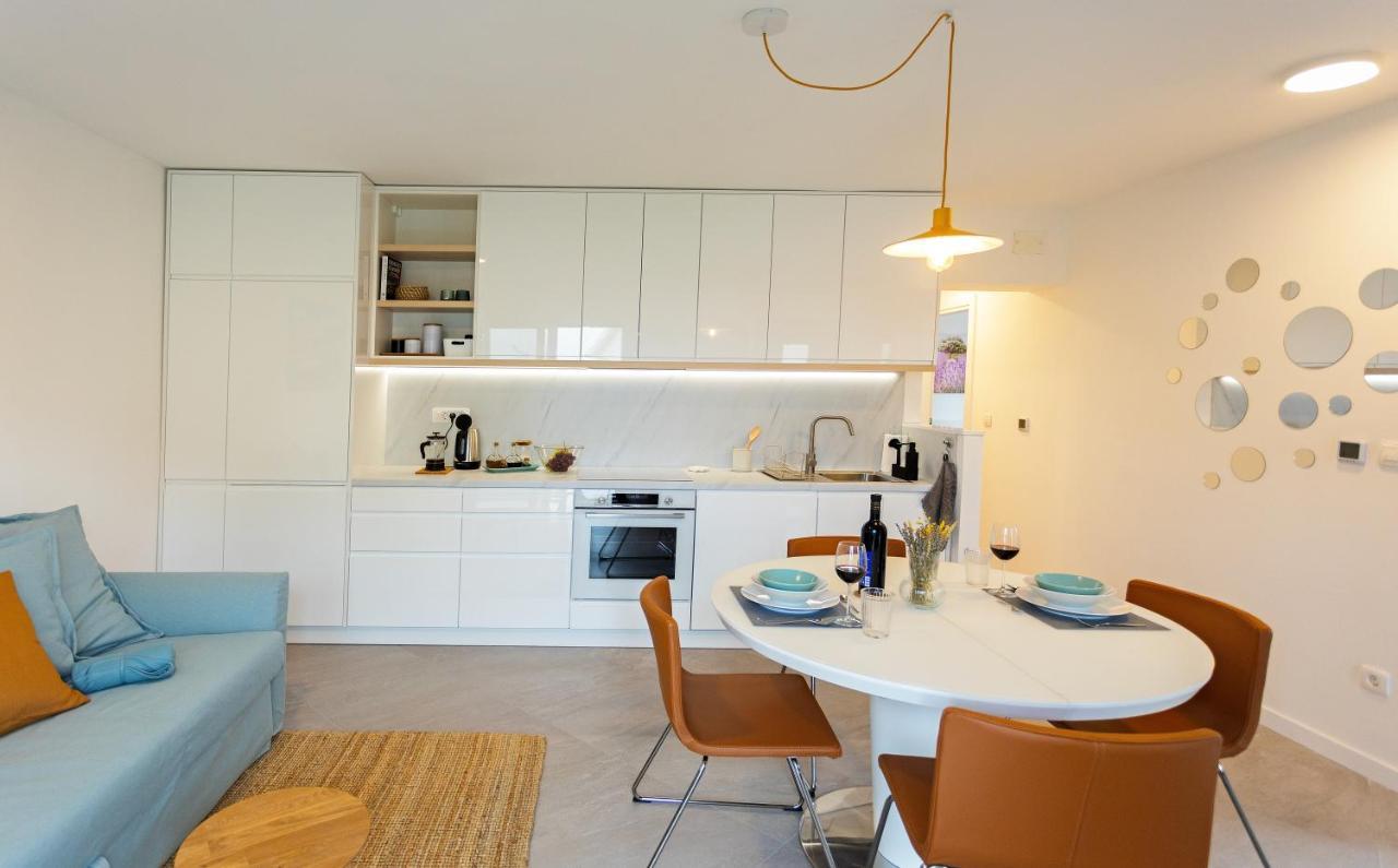 Jesliving Hvar - 2 Bedroom Elegant Apartment With Sea View In Historic Center Of Hvar Town Eksteriør bilde