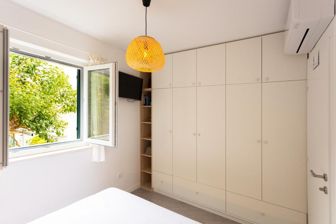 Jesliving Hvar - 2 Bedroom Elegant Apartment With Sea View In Historic Center Of Hvar Town Eksteriør bilde