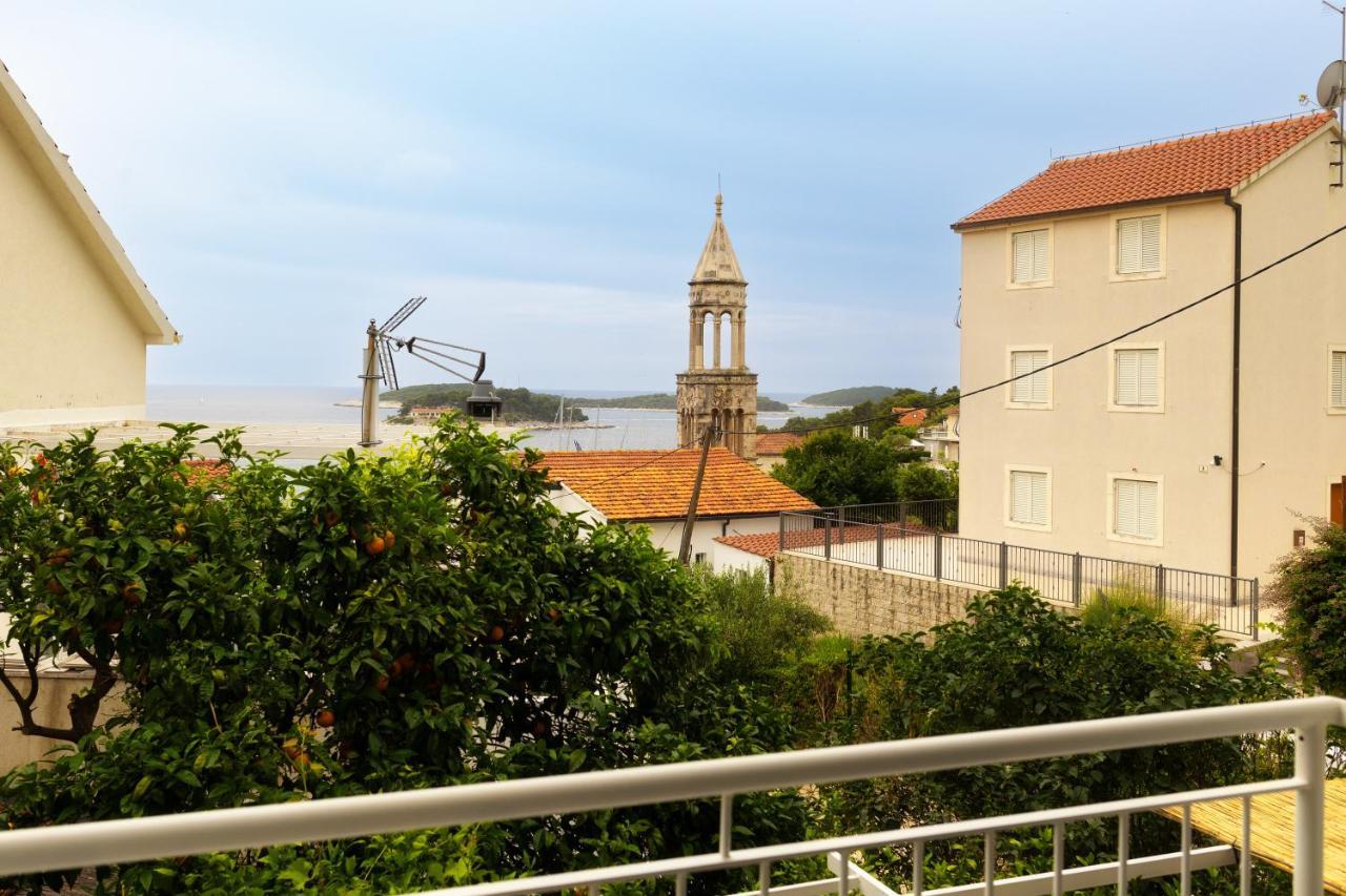 Jesliving Hvar - 2 Bedroom Elegant Apartment With Sea View In Historic Center Of Hvar Town Eksteriør bilde